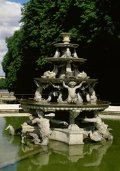 Fontaine de la Pyramide